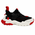 Chunky unisex sneaker i sort med røde detaljer og grå forstærkninger