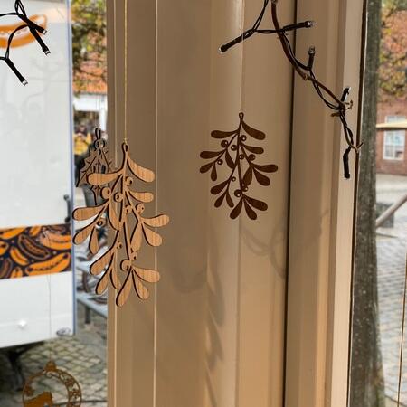 mistelten-træ-dekoration-håndlavet-julepynt-nostalgi-kys-ornament-ophæng