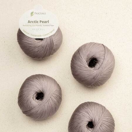 4 garnnoegler i kvaliteten arctic pearl fra pascuali i farven taupe 05