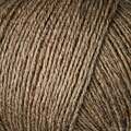 close up af garnnoegle merino fra knitting for olive i farven kardemomme