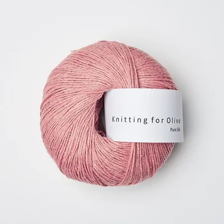 garnnøgle pure silk fra knitting for olive i farven rababersaft