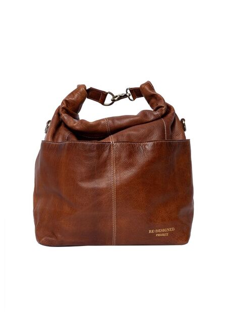 Front af RE:DESIGNED Project 101 lædertaske i Walnut med blødt Urban leather