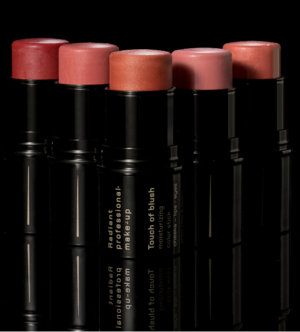Billede af Radiant Touch of Blush sticks i forskellige farver.