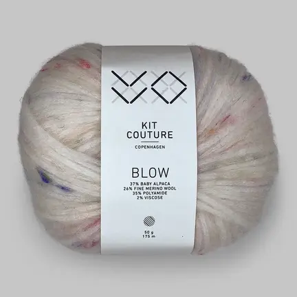 Blow garn fra Kit Couture i farven råhvid