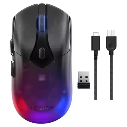 En gaming mus med et sort og gennemsigtigt design, der viser rødt og blåt lys. Medfølgende er en USB-modtager og et flettet kabel med USB-A til USB-C-stik. Ordet Legion er synligt på musen.