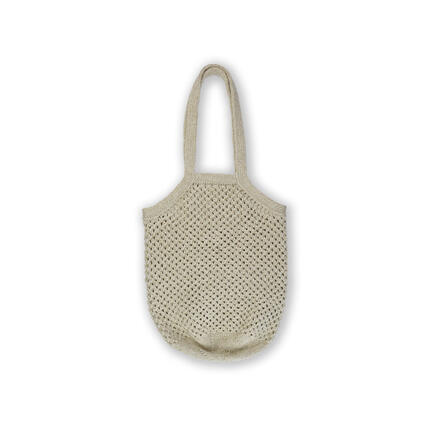 isager breeze bag designet af petiteknit paa hvid baggrund