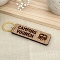 Nøglering i træ med campingvogn