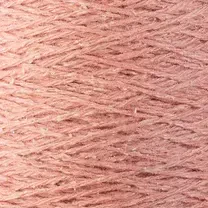 Close up af garnet Shimo fra ITO garn i farven cherry blossom