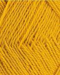 close up af garnet finull fra Rauma i farven moerk gul 450