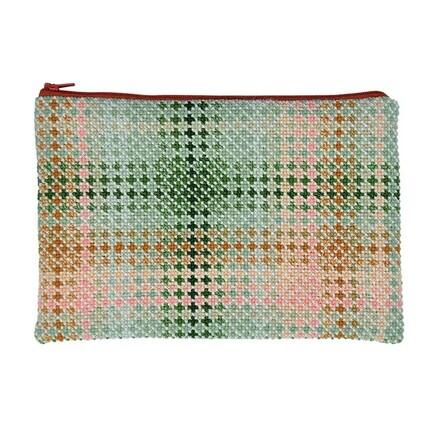 Model foto til broderikit: Glimt Clutch fra fru zippe