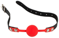 Bad Kitty Naughty Toys Gagball Red – rød mundknebel med sort læderlook-rem, justerbar pasform og metalspænde, ideel til BDSM og dominansleg.