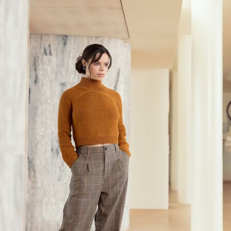 model ifoert strikket bluse veneer fra filcolana strikkes i pernilla og alva