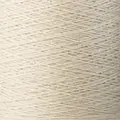 close up af garnet shio fra ito garn i farven angora