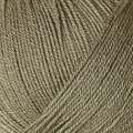 close up af garnnoegle merino fra knitting for olive i farven stoevet oliven