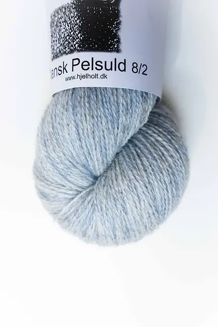 hejholt-dansk-pelsuld-8-2-08-farve-isblaa