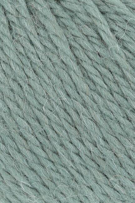 close up af garnnoegle af maerket carpe diem fra lang yarns i farven efeu