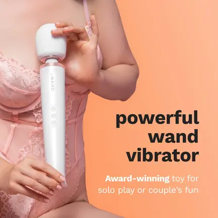 Le Wand Rechargeable Vibrating Massager – trådløs luksusmassagestav i silikone med fleksibelt hoved og justerbare vibrationer