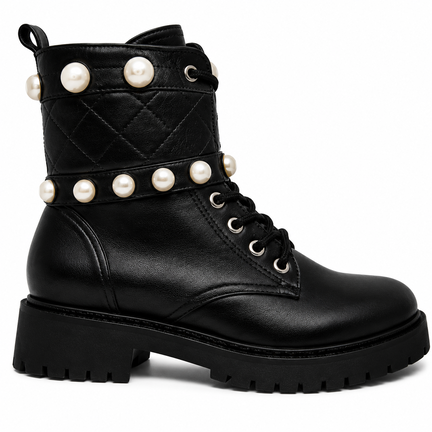 Sort dame combat boot med perledetaljer og quiltet skaft