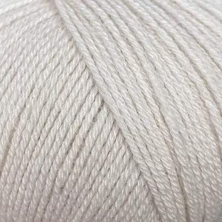 close up af garnnoegle merino fra knitting for olive i farven sky