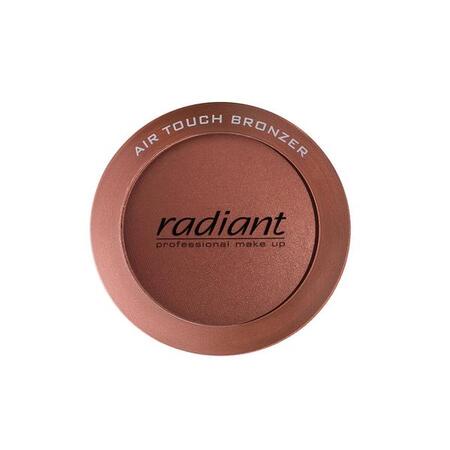 Powder Bronzer med let shimmer for en naturlig solkysset glød og jævn finish, velegnet til alle hudtyper.
