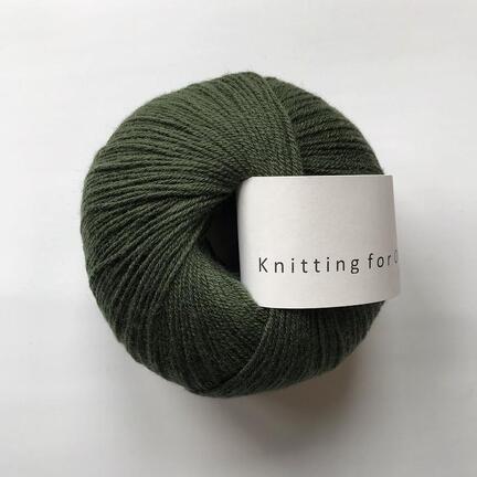 garnnoegle merino fra knitting for olive i farven flaskegroen