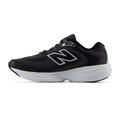 New Balance 411 sneaker i sort og mørkegrå med lys sål, grå logo-detaljer og snørelukning.
