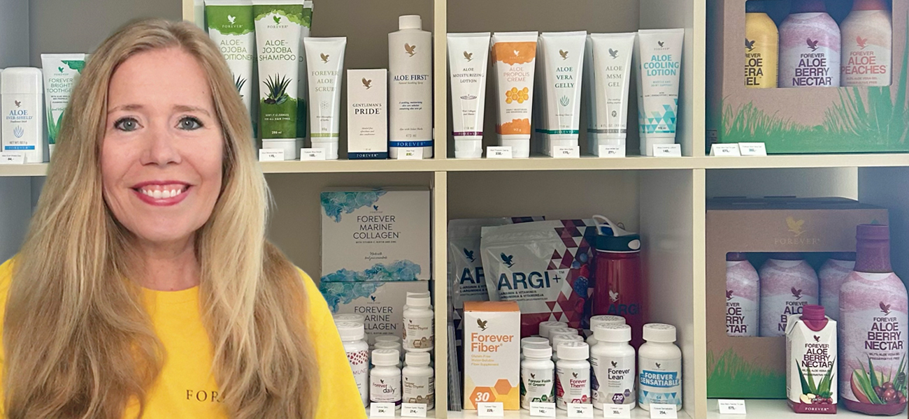 Forever Living Aloe vera forhandler Lili Fisker i Holstebro ved produktreol