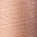 close up af garnet shio fra ito garn i farven cherry blossom