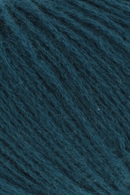close-up-petrol-588-cashmere-premium-lang-yarns