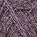 close up af garnet finull fra Rauma i farven lilla meleret 4128