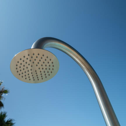 Udendørsbruser – close-up