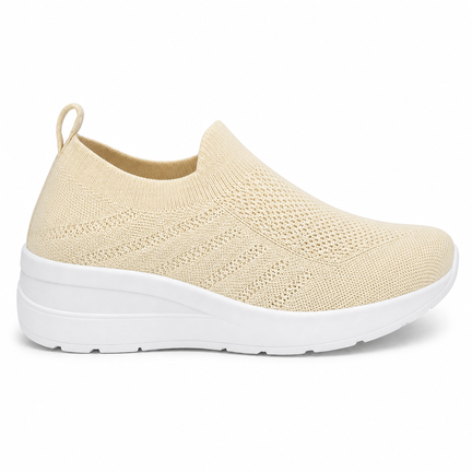 beige sneaker uden snørrebånd. elastisk og behagelig