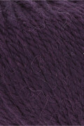 close up af garnnoegle af maerket carpe diem fra lang yarns i farven aubergine
