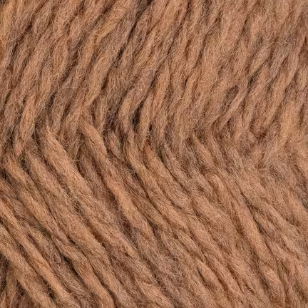 Nøgle Rauma Vams garn i farven 309 Hassel – 2-tråds norsk uld i varm brun nuance.