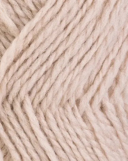 close up af garnet fviel fra rauma garn i farven kashmir