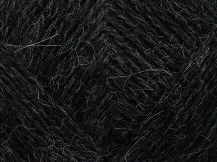 close up af garnet vilja fra filcolana farve 404 charcoal
