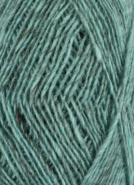 Close up af garnet fjallalopi fra istex i farven glacier sand