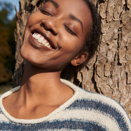 close up af model iført Marianne Isager Cinema Paradiso