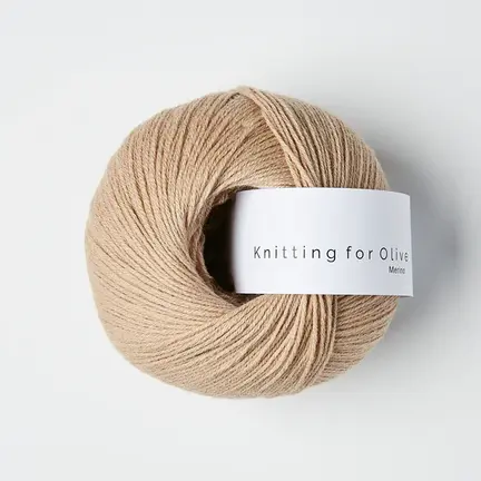 garnnoegle merino fra knitting for olive i farven champignon rosa
