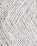 close up af garnet finull fra Rauma i farven lys graa meleret 403