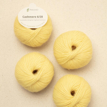 Cashmere 6 28 fra Pascuali i farven chick yellow