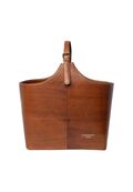 Project 72 læderkurv i farven Walnut fra RE:Designed – stor håndlavet kurv i Urban leather med bærehåndtag og tidløst design.