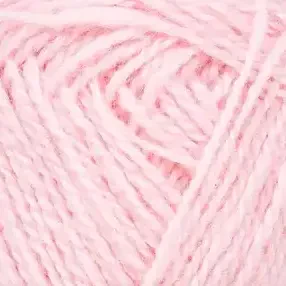 close up af garnet finull fra Rauma i farven lys rosa 4094