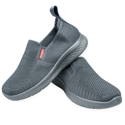 Grå slip-on sko med SPORT label og åndbart mesh