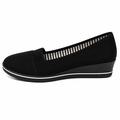 Dame slip-on sko i sort tekstil med kilehæl
