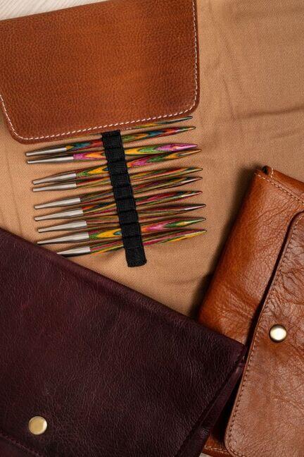 RE:DESIGNED Project 109 i flere varianter organizer med lange udskiftelige rundpinde og elastikholdere – indvendigt view