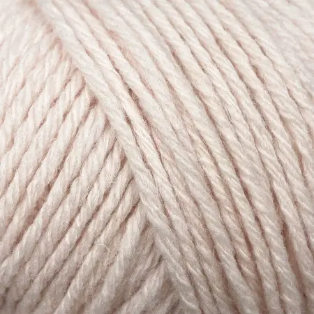 close up af garnnoegle heavy merino fra knitting for olive i farven ballerina