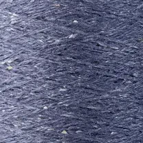 Close up af garnet Kinu fra ITO garn i farven blueberry