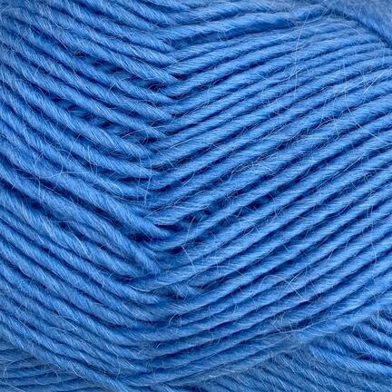 Close up af garnet Lamauld fra CaMaRose i farven dueblå