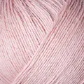 Close up af garnnøgle pure silk fra Knitting for Olive i farven kirsebærblomst